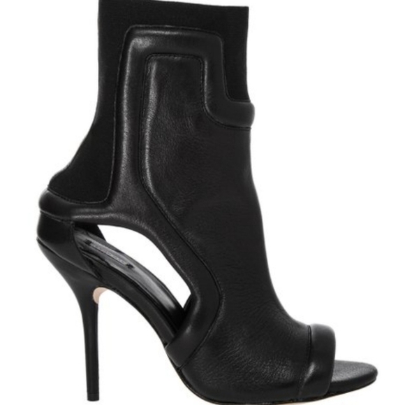 𝅺LEON Max Black ⚫️ Peeptoe Leather Bootie